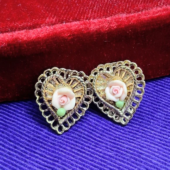 Vintage Porcelain Rose Hearts Earrings With Gold Tone Filigree Settings Pierced - Picture 11 of 11